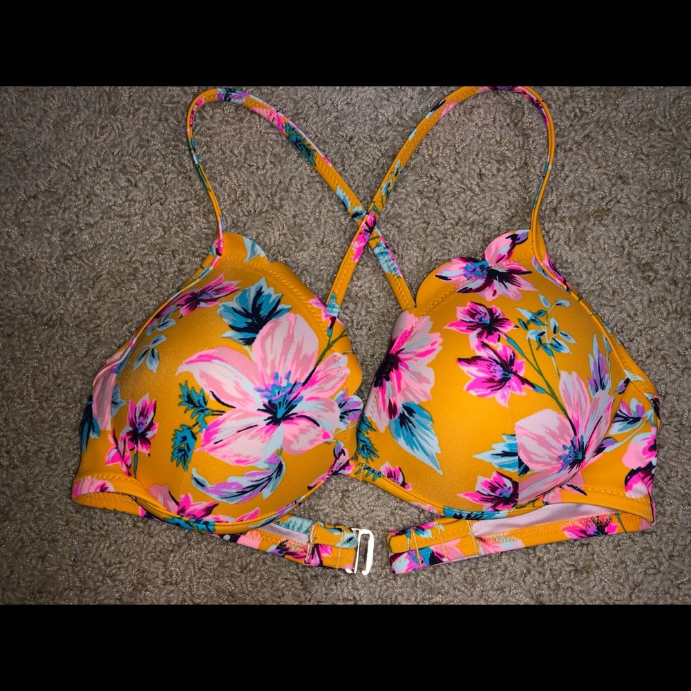 Shade & Shore yellow bikini top size 34C